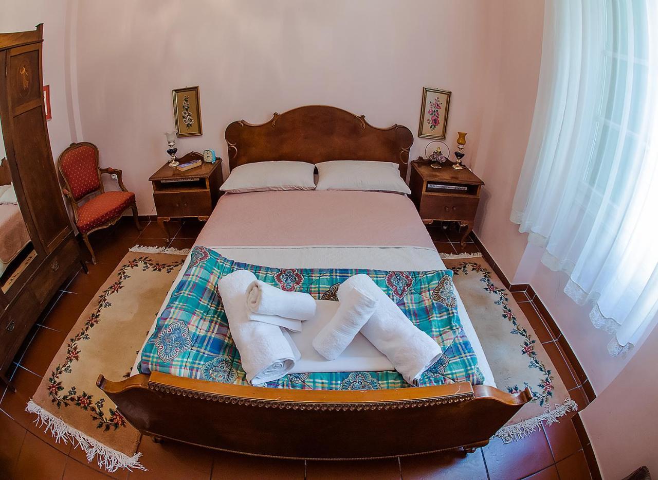 Quinta Hostel Athens